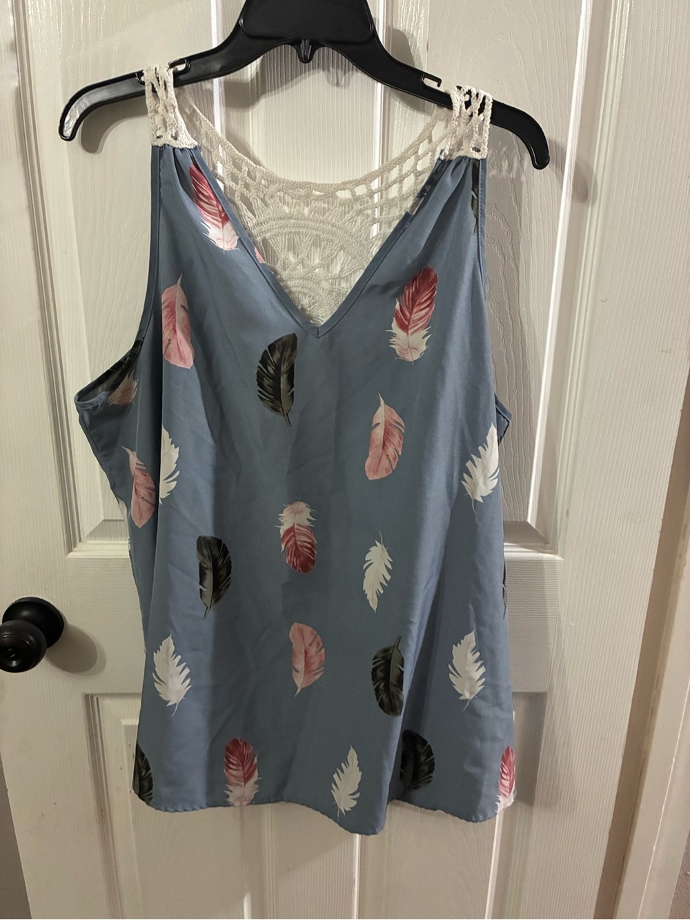 SHEIN Women’s 2X Feather Print Tank Top